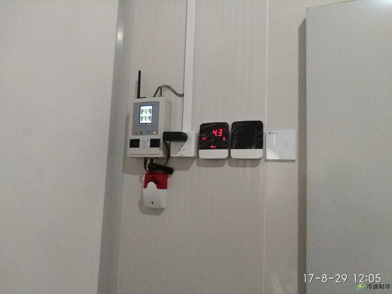 上海嘉洲實業-小型醫藥冷庫工程案例(圖4) 上海嘉洲實業-小型醫藥冷庫工程案例(圖4)