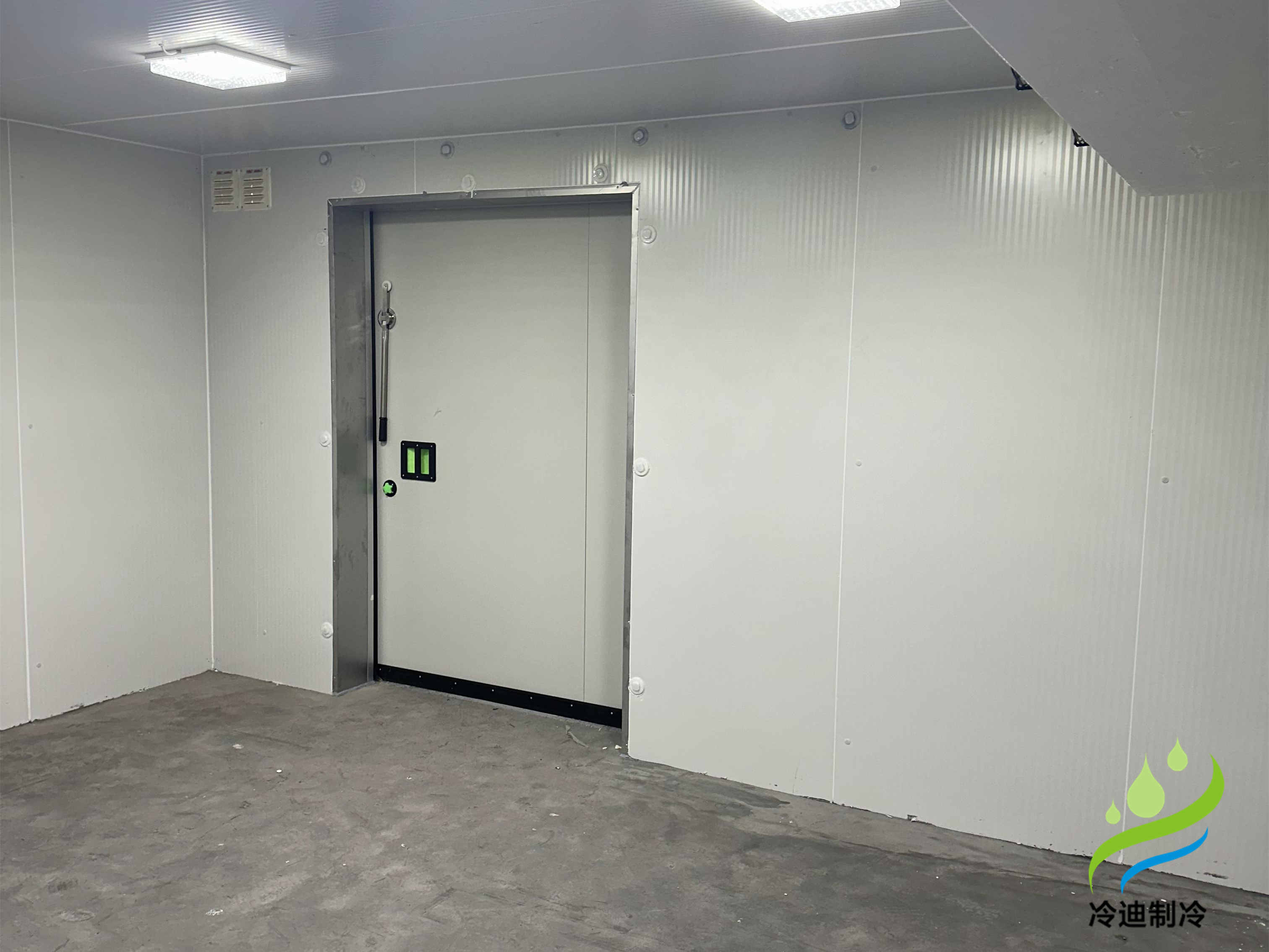 冷庫建設(shè)多少錢一平方包括機器設(shè)備